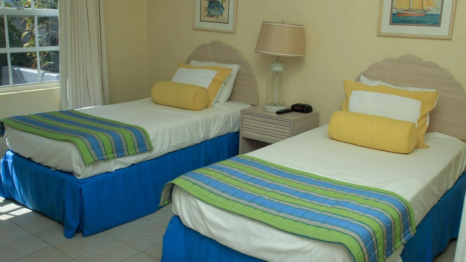 Paradise Island Beach Club Creek Village Bahamy
