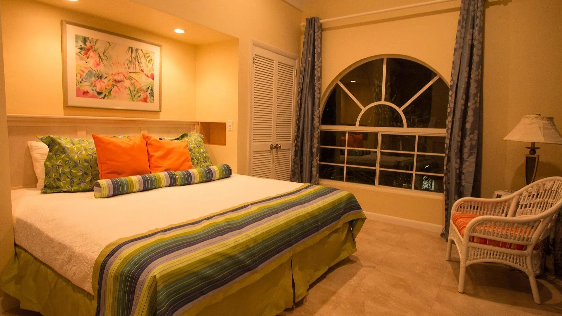 Paradise Island Beach Club Creek Village Bahamas