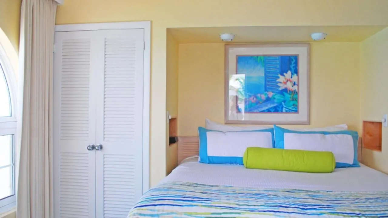 Paradise Island Beach Club Creek Village Apartment